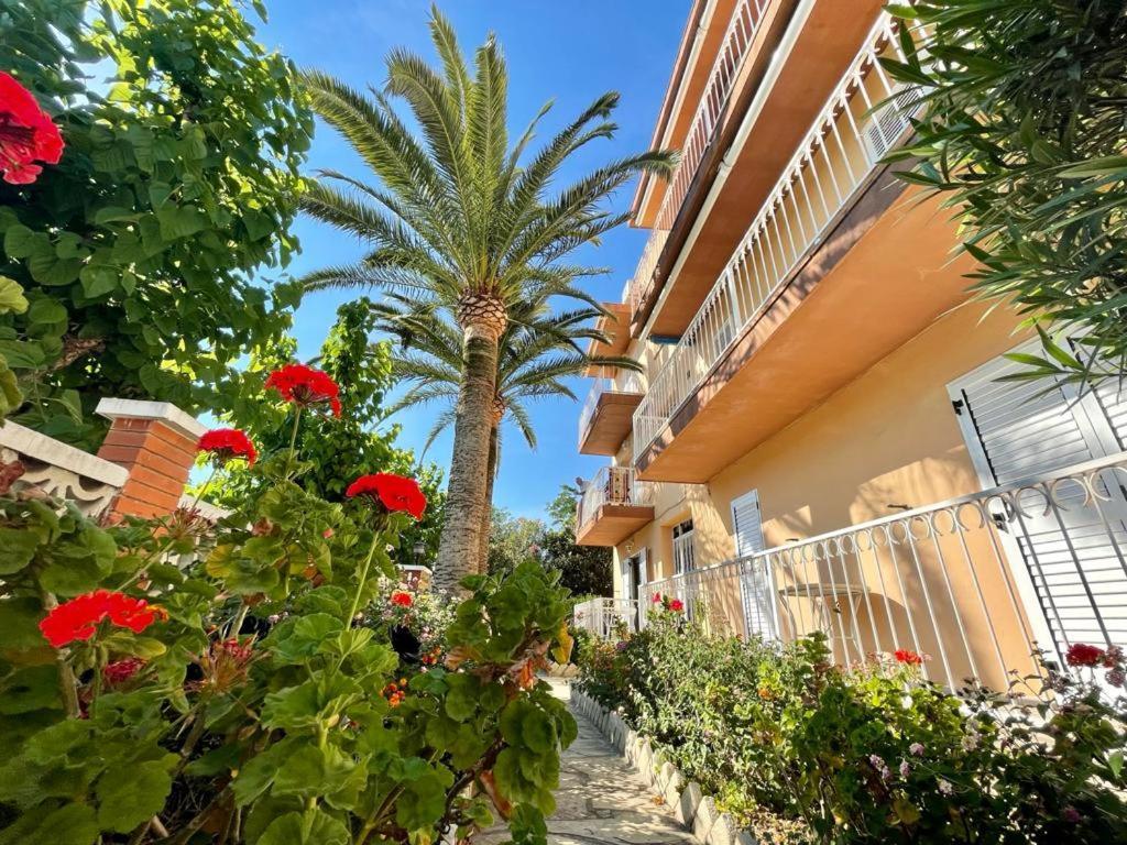 For A Stay Vedettes Cambrils Bagian luar foto